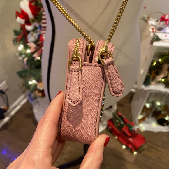 ✨Marc Jacobs (EUC) Multiple Badge crossbody bag✨ - Picture 4 of 15